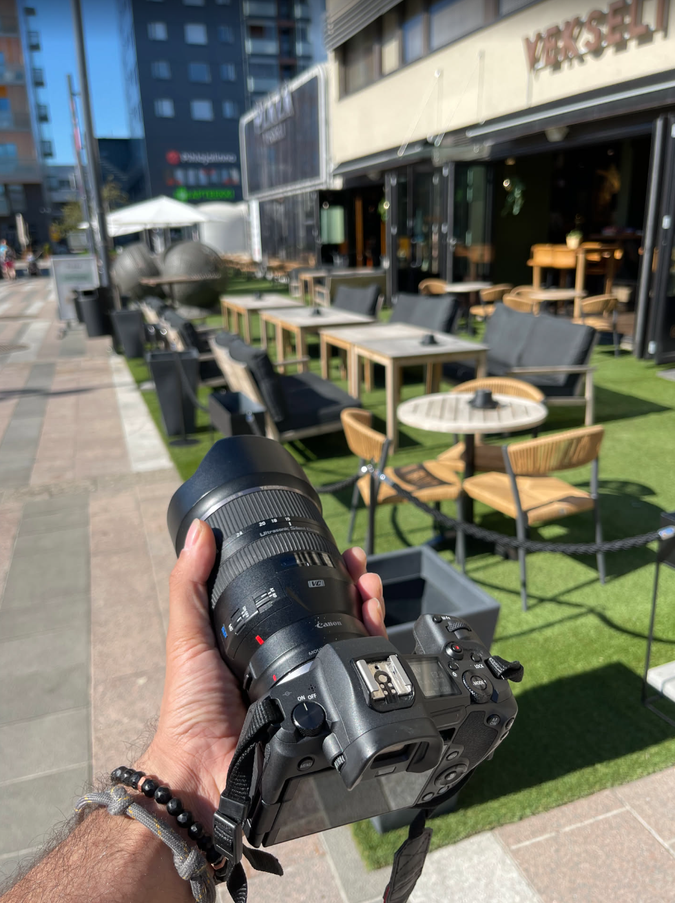 Canon EOS R